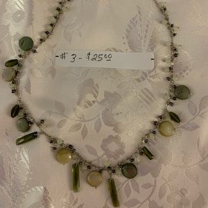 💚Gorgeous Lia Sophia Mother of Pearl Necklace💚